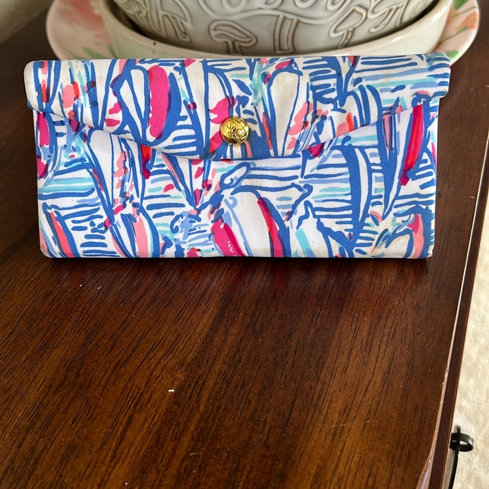 Stylish Blue and Pink Women's Clutch Lily PULIZER  Case